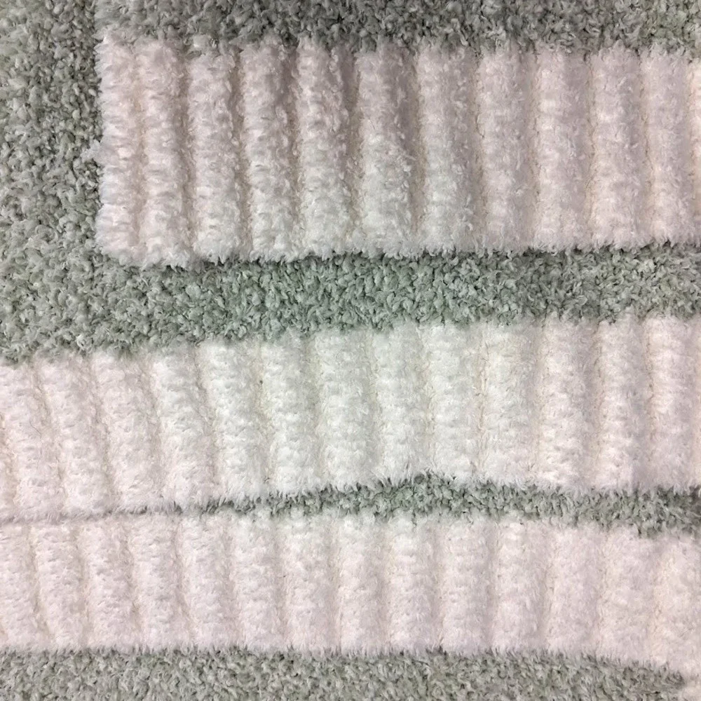 Snuggle Sac‎ Sage Green 50x60 Plush Beige Soft Throw